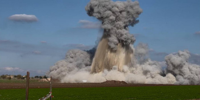 E’ stata fatta brillare in sicurezza dagli artificieri dell’Esercito Italiano la bomba d’aereo di 250 chili rinvenuta in un terreno a Comiso E’ stata fatta brillare in sicurezza dagli artificieri dell’Esercito Italiano la bomba d’aereo di 250 chili rinvenuta in un terreno a Comiso