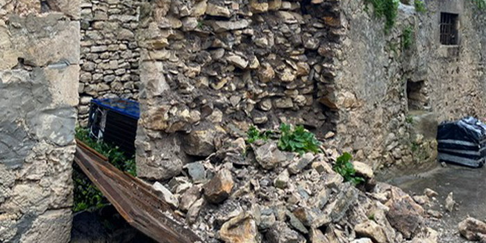 E’ crollato il muro della chiesetta abbandonata di Santa Maria del Loreto a Modica Alta