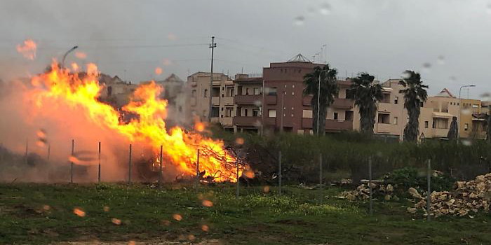 Pioggia, vento e… fiamme nel Vittoriese. I vigili del fuoco intervengono per ben 2 volte in contrada Gaspanella: nessun ferito
