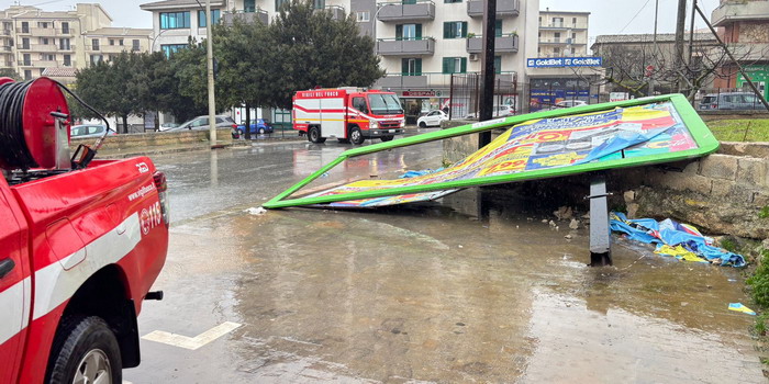 Il maltempo ha provocato devastazione nel Ragusano: Modica la città più colpita. Lungo la costa numerosi locali e chalet distrutti dal mare Il maltempo ha provocato devastazione nel Ragusano: Modica la città più colpita. Lungo la costa numerosi locali e chalet distrutti dal mare