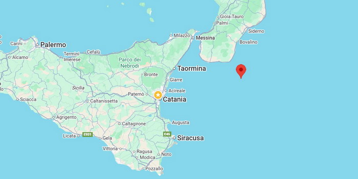Forte scossa di terremoto tra Calabria e Sicilia avvertita nel Catanese, nel Siracusano e nel Ragusano. Nessun danno a persone o cose