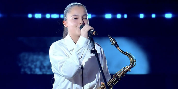 La semifinale di The Voice Kids su Rai 1 ha visto brillare sul palco la 13enne Enola Carbonaro di Pozzallo. La sua voce tra le più belle