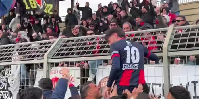 Bella festa per il Modica Calcio promosso in Serie D. La cronaca della partita vinta in trasferta contro la Leonzio che ha consentito il grande salto con 4 giornate di anticipo