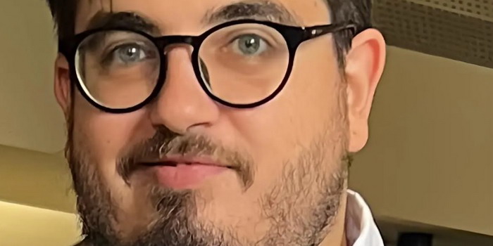 Un docente 33enne di Vittoria salva una classe di 19 studenti da una possibile tragedia a Praga dopo il malore improvviso dell'autista del bus