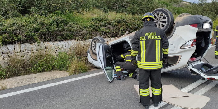 3 incidenti a Pasqua: investito da una macchina un bimbo di 9 anni a Comiso, traffico in tilt per uno scontro tra 3 auto sulla Vittoria Scoglitti, una Renault cappotta a Ragusa