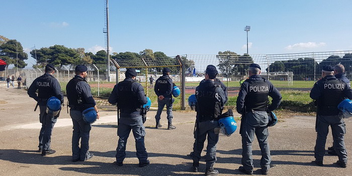 Invasione di campo per contestare i calciatori: denuncia alla procura e Daspo della questura per un ultrà 26enne del Ragusa Calcio