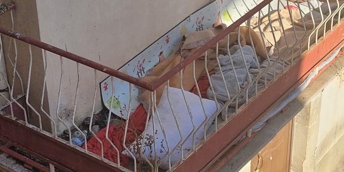 Centro storico a Comiso, degrado sempre più evidente con balconi ridotti a dormitori. Bellassai (Pd): 