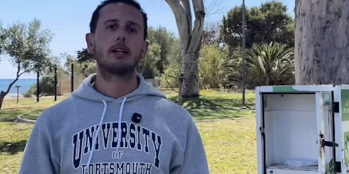 Il furto del defibrillatore sul lungomare a Marina di Ragusa. Denuncia alla polizia locale
