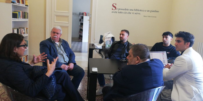 Il Presidente di Eurodesk Italia Ramon Magi in visita a Modica: consolidato il nuovo presidio per le opportunità europee alla Biblioteca Comunale