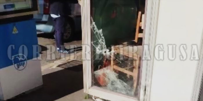 Furto con scasso al distributore di carburanti Giap di via Vittorio Veneto a Modica: portati via registratore di cassa e prodotti per auto
