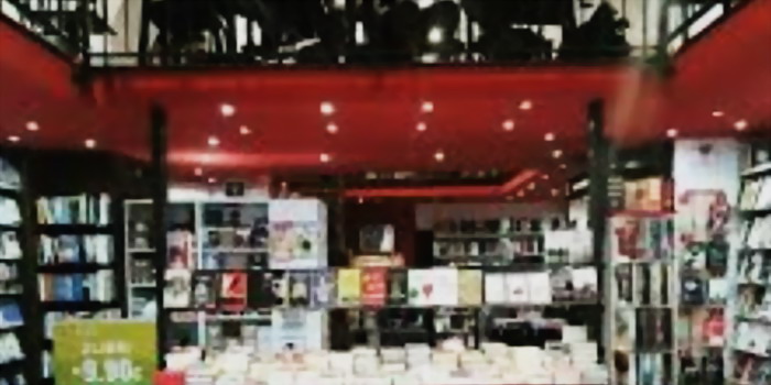 Furto alla libreria Mondadori di corso Umberto a Modica: il ladro incastrato dalle telecamere di sicurezza e arrestato a casa sua dalla polizia