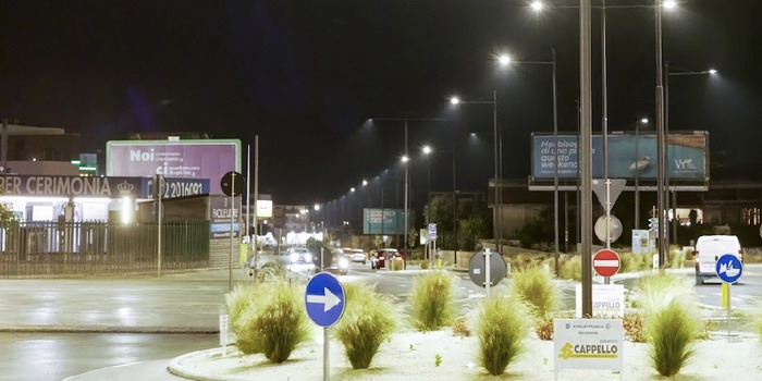 Nuova illuminazione lungo l'asse viario del polo commerciale a Modica