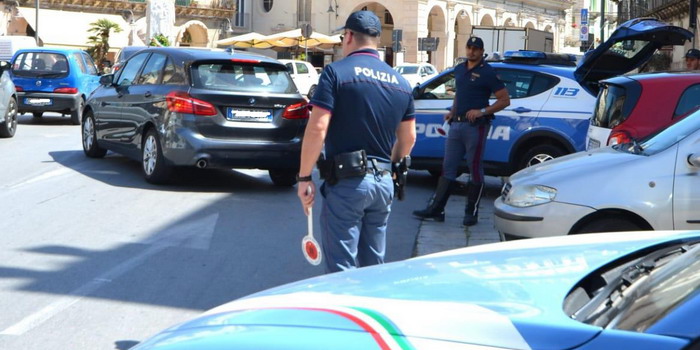 Controlli di polizia di Stato e polstrada a Modica sulla sicurezza della circolazione stradale. Nel 