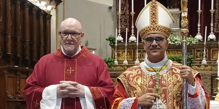 Da commerciante a Ragusa nel settore degli elettrodomestici con il marchio Triumph a sacerdote: la nuova vita di don Gianni Corallo