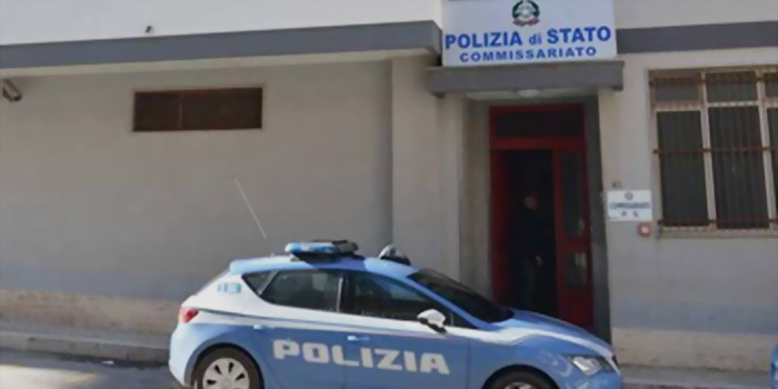 Il solito tunisino che ha dato spettacolo in centro storico a Modica è stato arrestato di nuovo per evasione dai domiciliari e violenza e minaccia a pubblico ufficiale