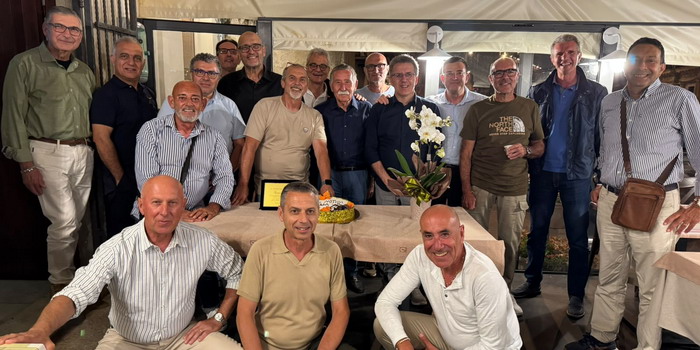 Gli ex studenti dell'Itis di Ragusa di nuovo insieme con il loro amato docente in una rimpatriata a Modica per i 42 anni dal diploma e 47 anni di ininterrotta amicizia