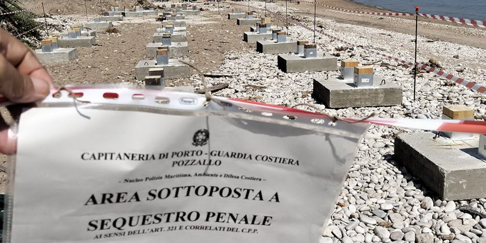 Smantellato lo chalet che era comparso nella riserva del Fiume Irminio, al lido Playa Grande: area sequestrata, responsabili denunciati