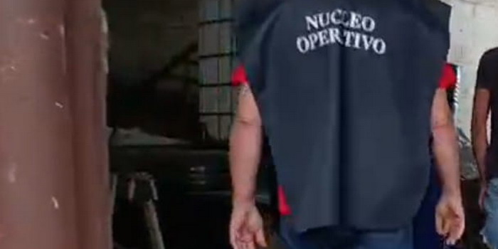 5 cani e 8 cuccioli denutriti e in condizioni pessime sequestrati in un'azienda a Modica. 41enne accusato di maltrattamento di animali