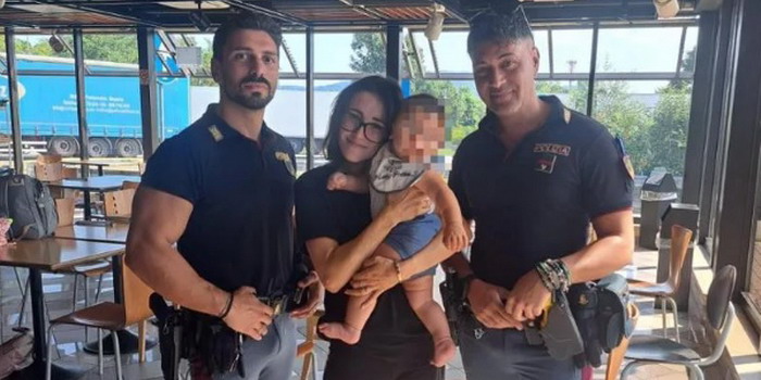 2 poliziotti, di cui uno originario di Modica, salvano un bimbo di appena 9 mesi rimasto chiuso in auto sotto il sole cocente nel Torinese