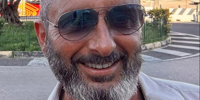 Trovato morto in casa a Modica il noto musicista modicano Carmelo Frasca, 55 anni. Messaggi di incredulità e cordoglio sui social