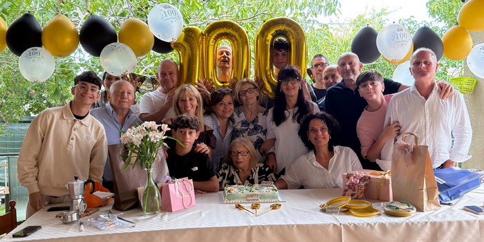 100 anni e (quasi) non sentirli: buon compleanno alla signora Rosaria Gangi, catanese d’origine e “naturalizzata” modicana. Una grande festa con tutta la famiglia 100 anni e (quasi) non sentirli: buon compleanno alla signora Rosaria Gangi, catanese d’origine e “naturalizzata” modicana. Una grande festa con tutta la famiglia