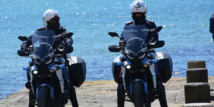 La grave aggressione allo chalet Lido Scirocco a Marina di Modica: 2 provvedimenti della polizia a carico di un 32enne e di una 25enne