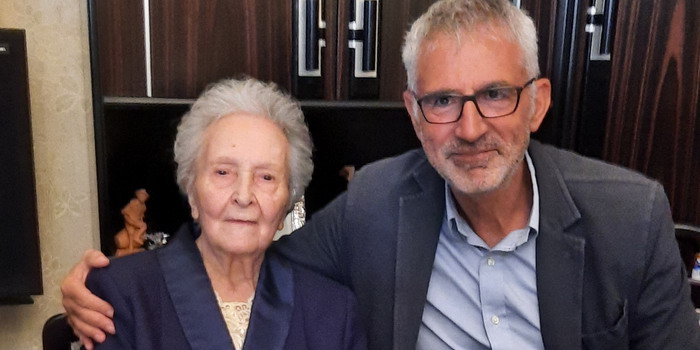 I 100 anni a Ragusa della signora Giuseppa Gurrieri, abile sarta esempio di forza d’animo: il sindaco Cassì l’ha omaggiata di una targa