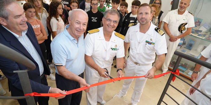 Celebrati a Pozzallo i 25 anni della Capitaneria di Porto tra studenti e memoria storica Celebrati a Pozzallo i 25 anni della Capitaneria di Porto tra studenti e memoria storica