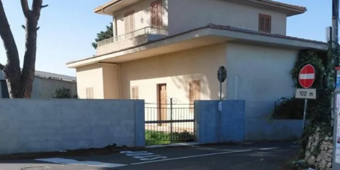 Circa 30 residenti di via San Giuliano Pulito a Modica chiedono il ripristino del senso unico